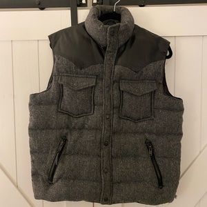 Penfield Men’s Medium Snap Vest with Leather Shoulder Saddle